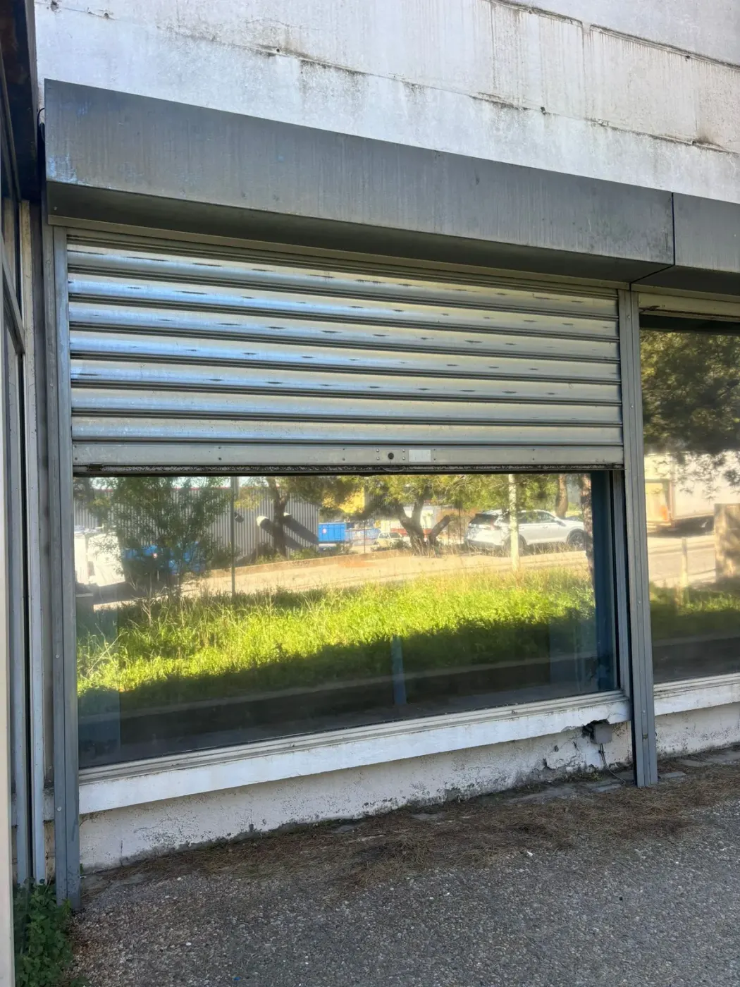 Installation et pose de rideau métallique à Marseille 10